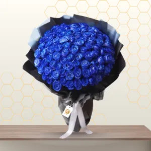 ARVID- BLUE PAINTED ROSES BOUQUET WITH BLACK WRAPPING Main image