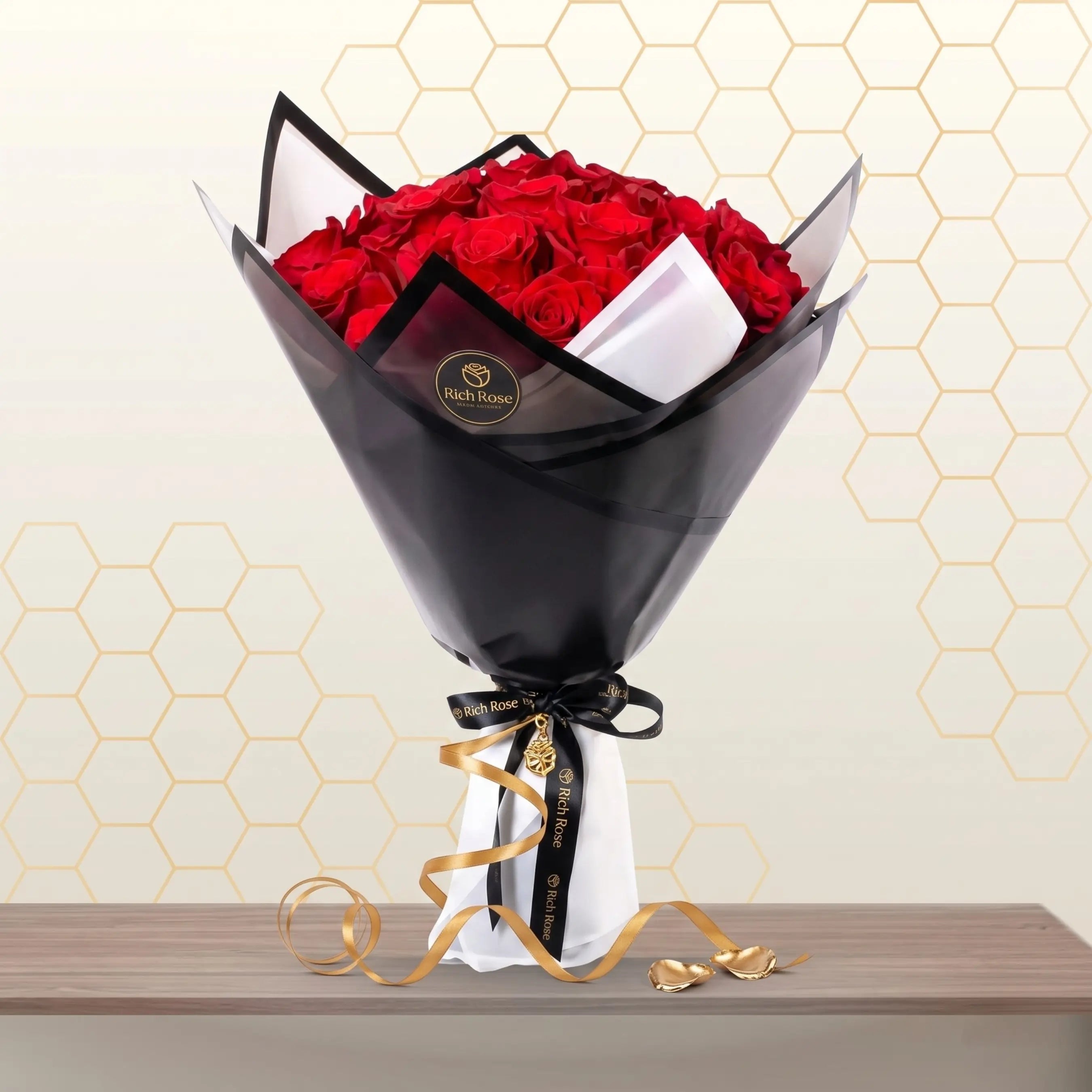 red roses bouquet - buy red roses Main image