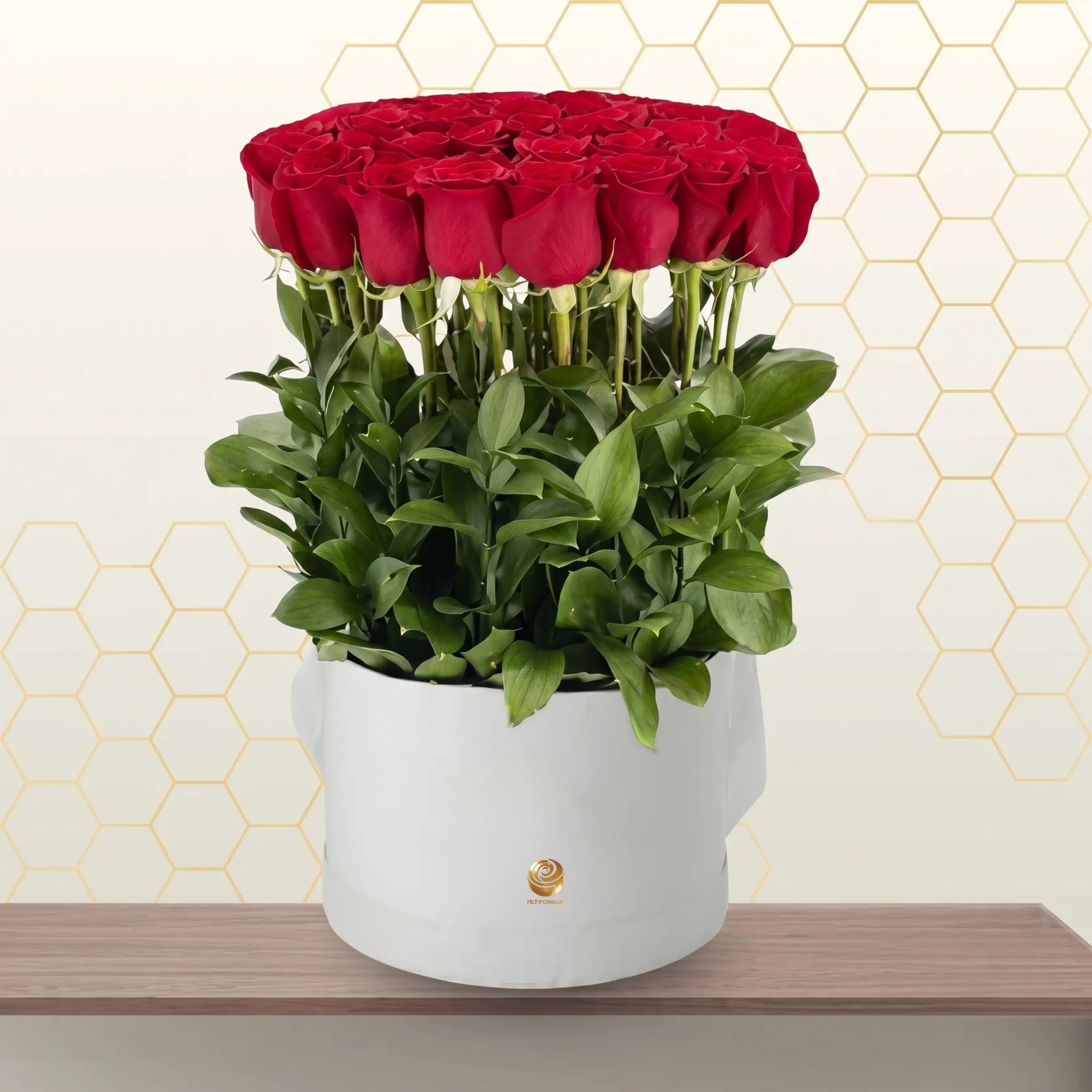 red roses box - surprise flowers Main image