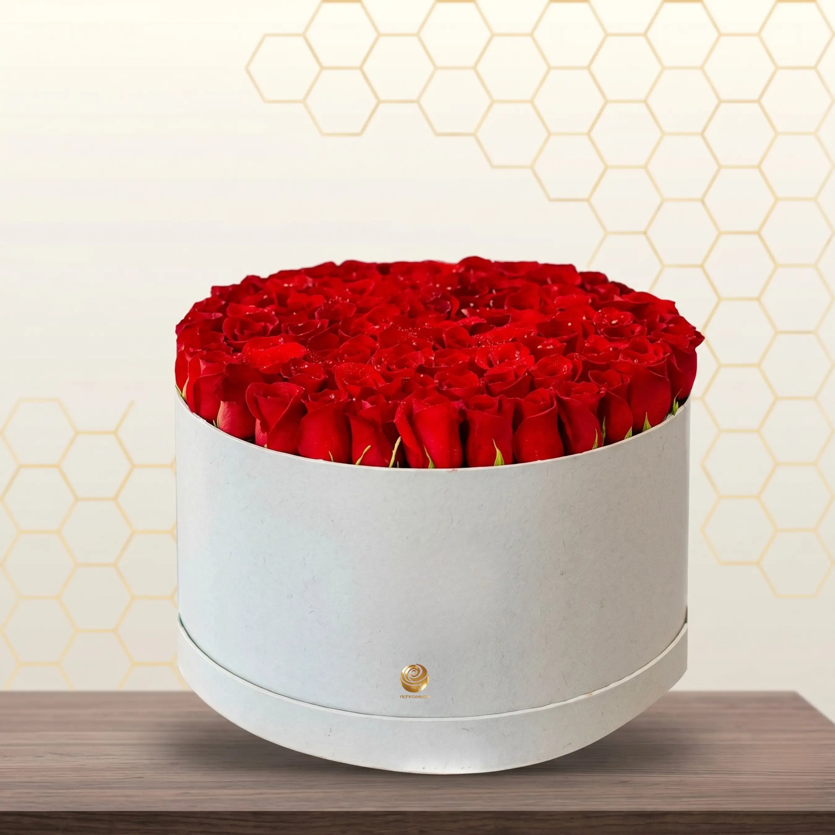 red roses in round box - best online flowershop Main image