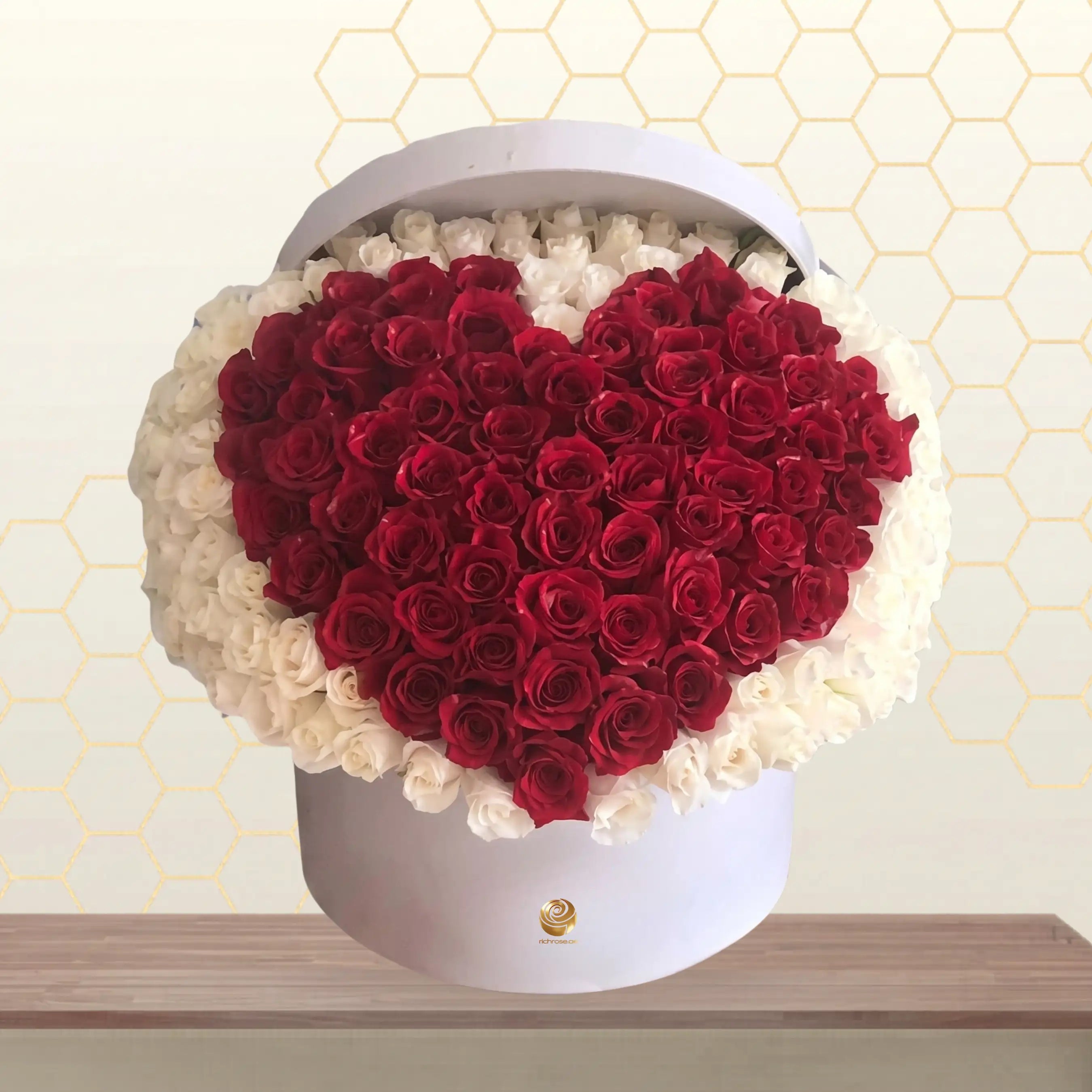 LEON - 125 ROSES HEART SHAPE ARRTS Main image