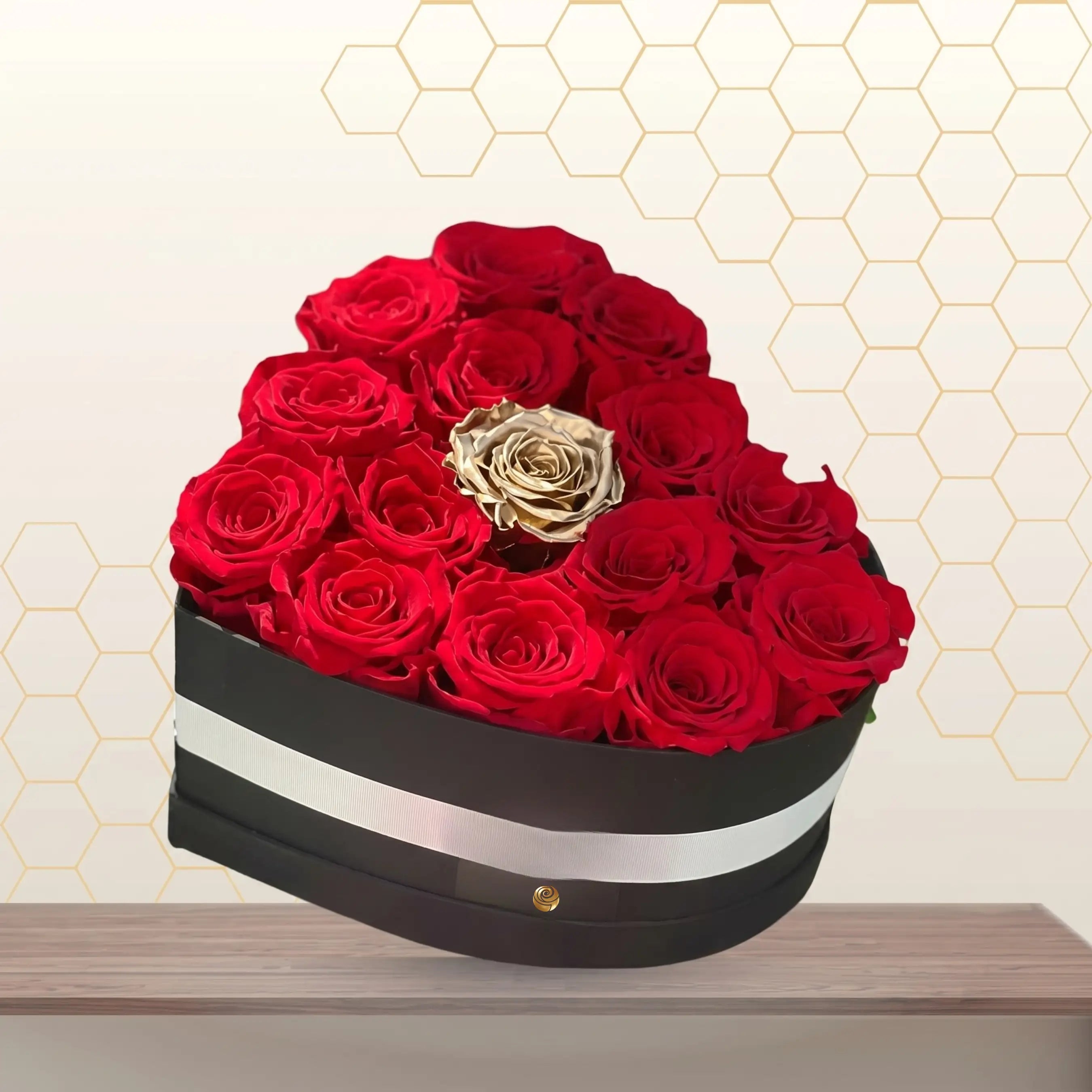 Little Heart - 15 Roses Heart Box Main image