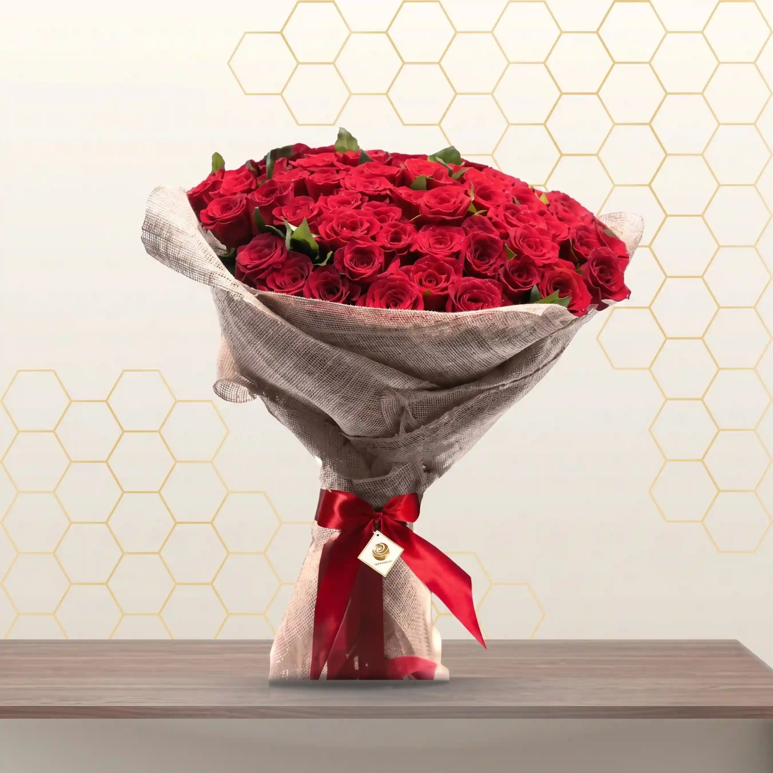100 roses bouquet - jute bouquet