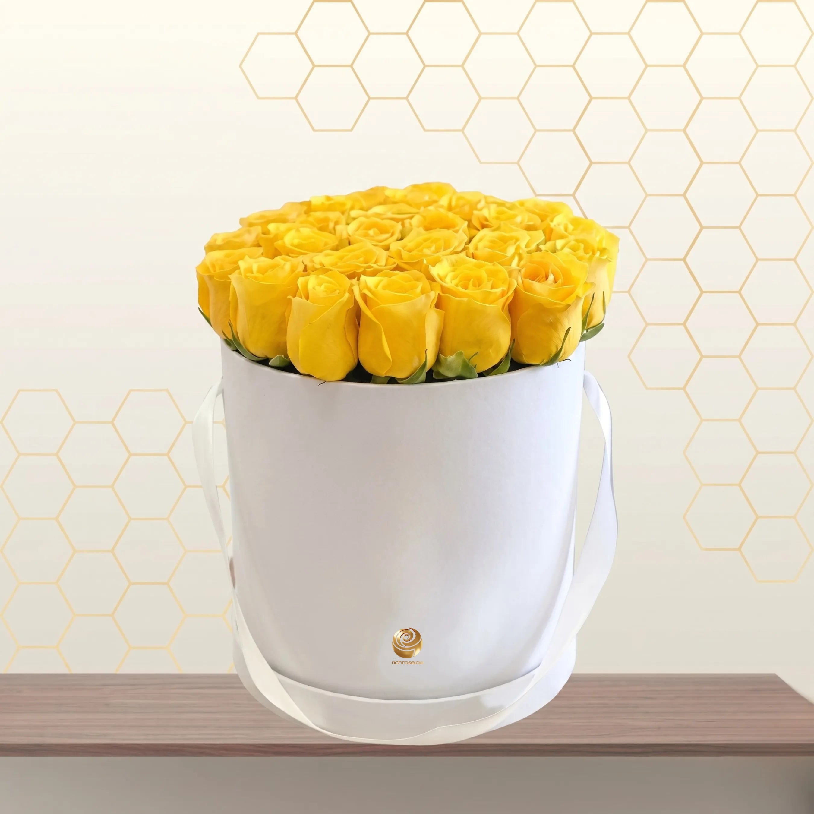 Yellow Roses in Round Box Flat Shape Main image