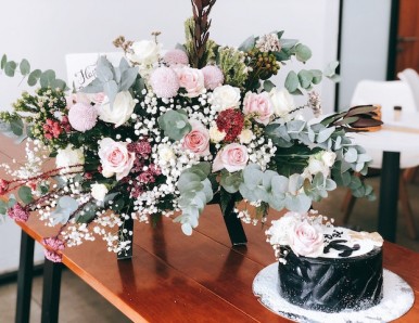 Flowers And Cakes For Unforgettable Events From Richrose Online Flower Delivery