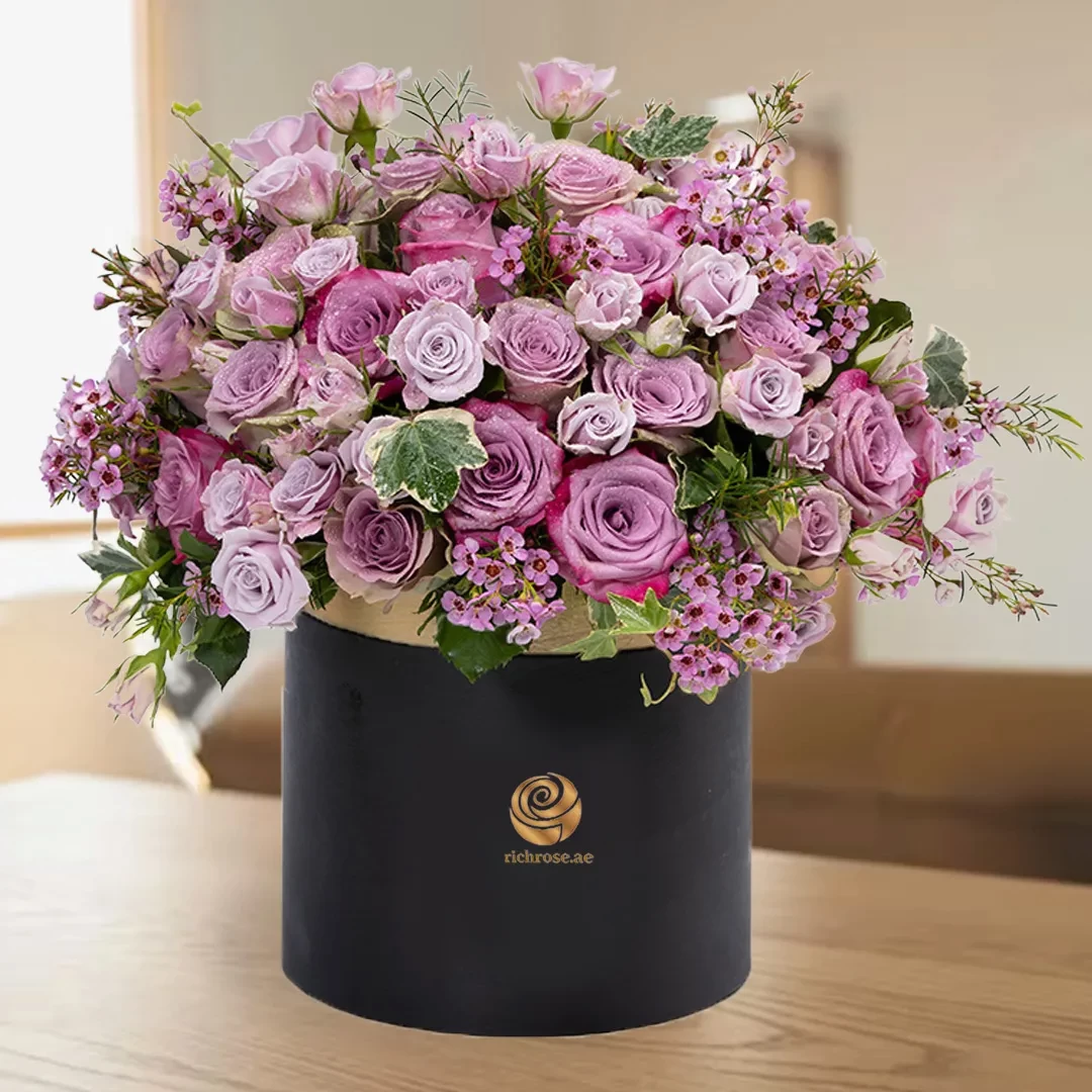 RIGA- Elegant Mix Flowers in a Box
