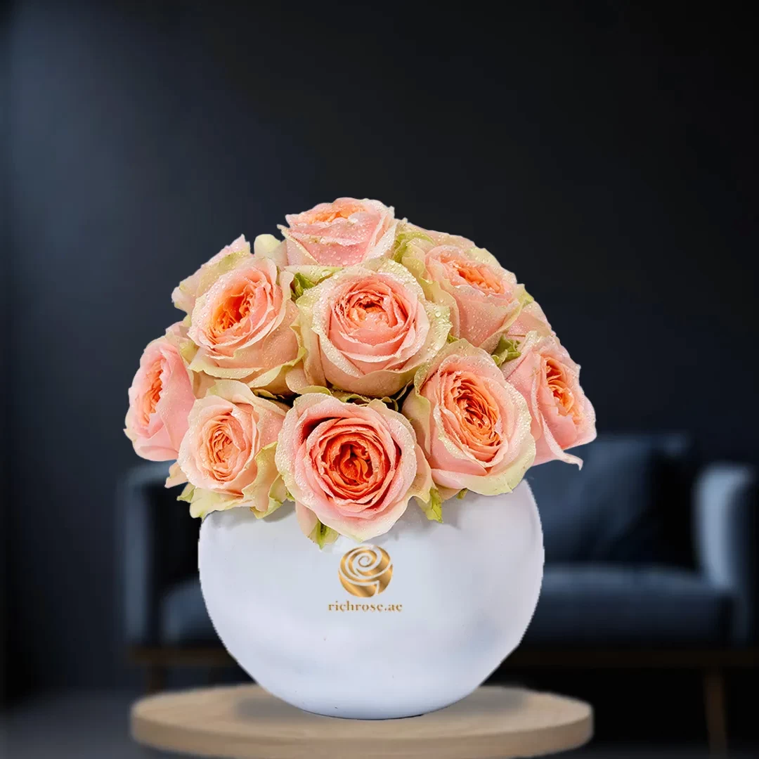 ACCRA- Fresh Peach Roses in Vase