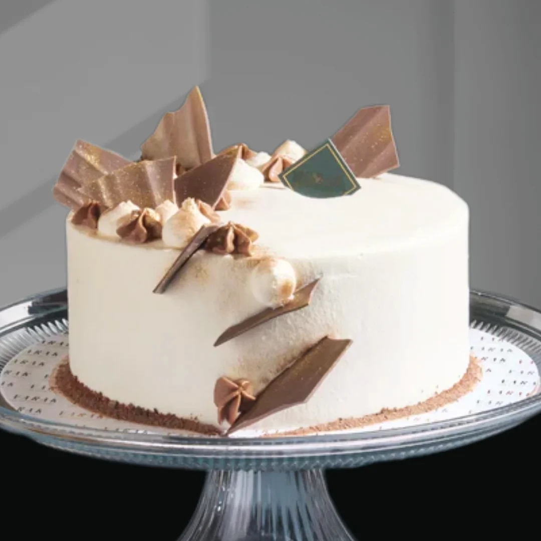 CHOCOLATE VANILLA - A Classic combination of vanilla sponge cake