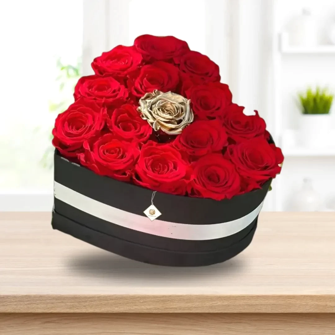 Little Heart - 15 Roses Heart Box