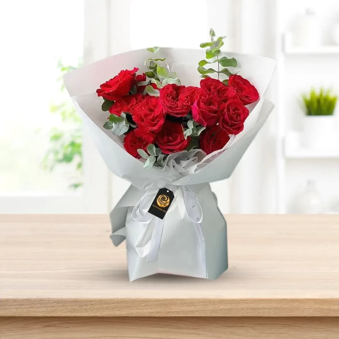 GLORIA -  Classic Red Rose Elegance