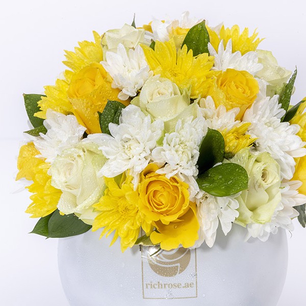 NOCOSIA- Graceful Chrysanthemum and Roses Box