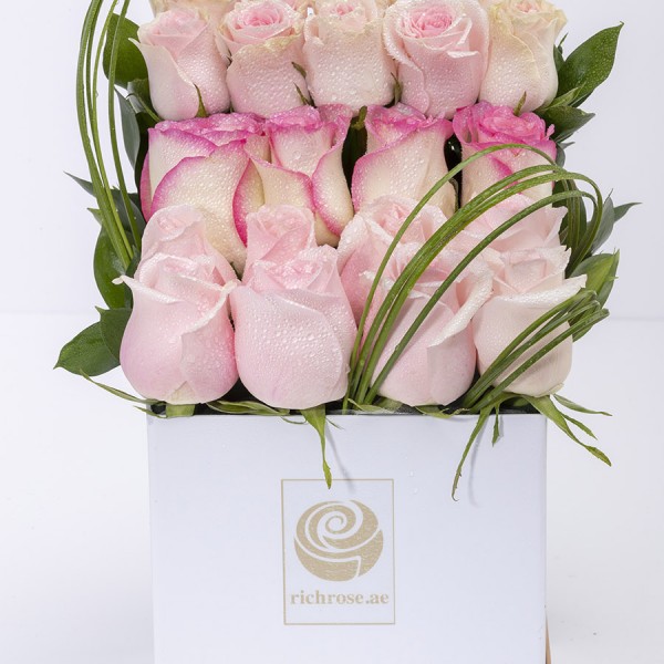 TRIPOLI- Fresh Pink Roses Box
