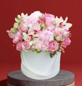 pink fllowers in box order flowers online