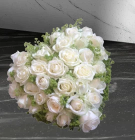 white flowers in heart box - flower delivery dubai