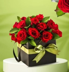red roses square box - best flowershop