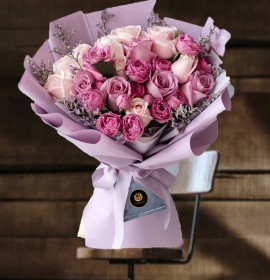 Purple and pink roses aesthetic bouquet 