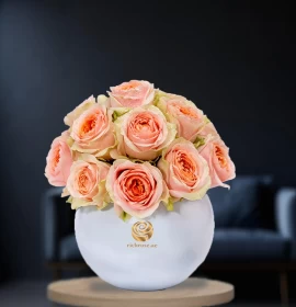 ACCRA- Fresh Peach Roses in Vase
