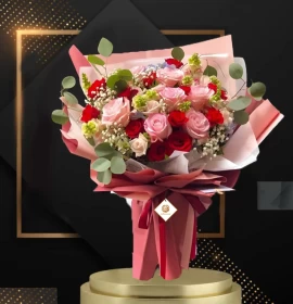 Shuggy Roses -  Valentines Red and Pink Roses Bouquet
