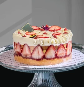 STRAWBERRY & CREAM - Classic strawberry chunks embroidered