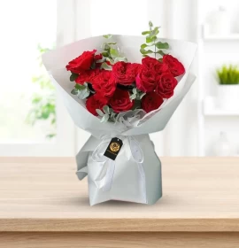 GLORIA -  Classic Red Rose Elegance