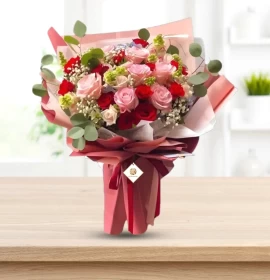 Shuggy Roses – Romantic Red and Pink Mixed Rose Valentine’s Bouquet